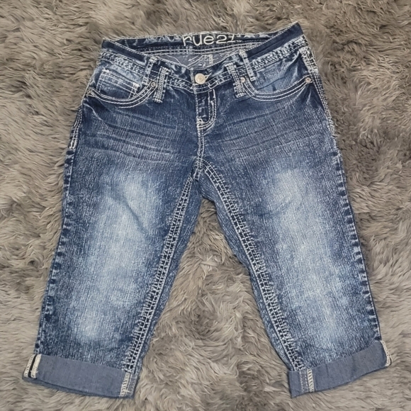 Rue21 Jean Crops - Picture 1 of 3